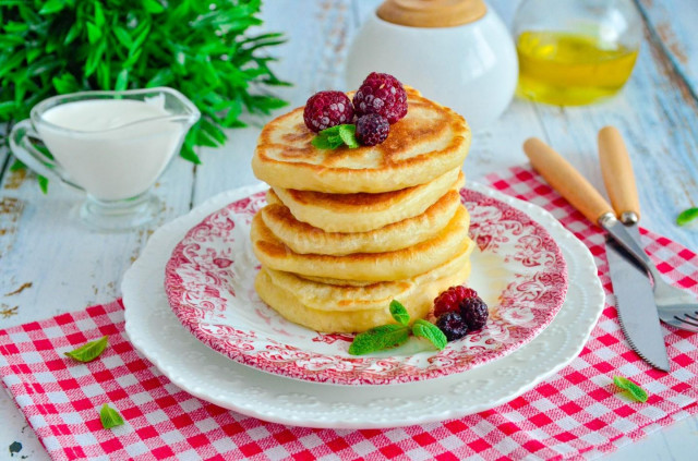 Fluffy pancakes with yeast and eggs on water