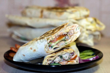 Shawarma in lavash with chicken at home